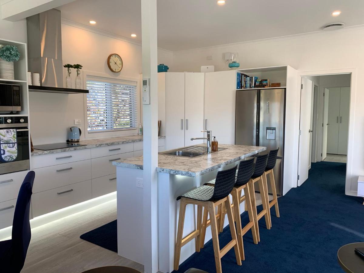 Coromandel Town Harbourside Cottage Luxury Accommodation Экстерьер фото