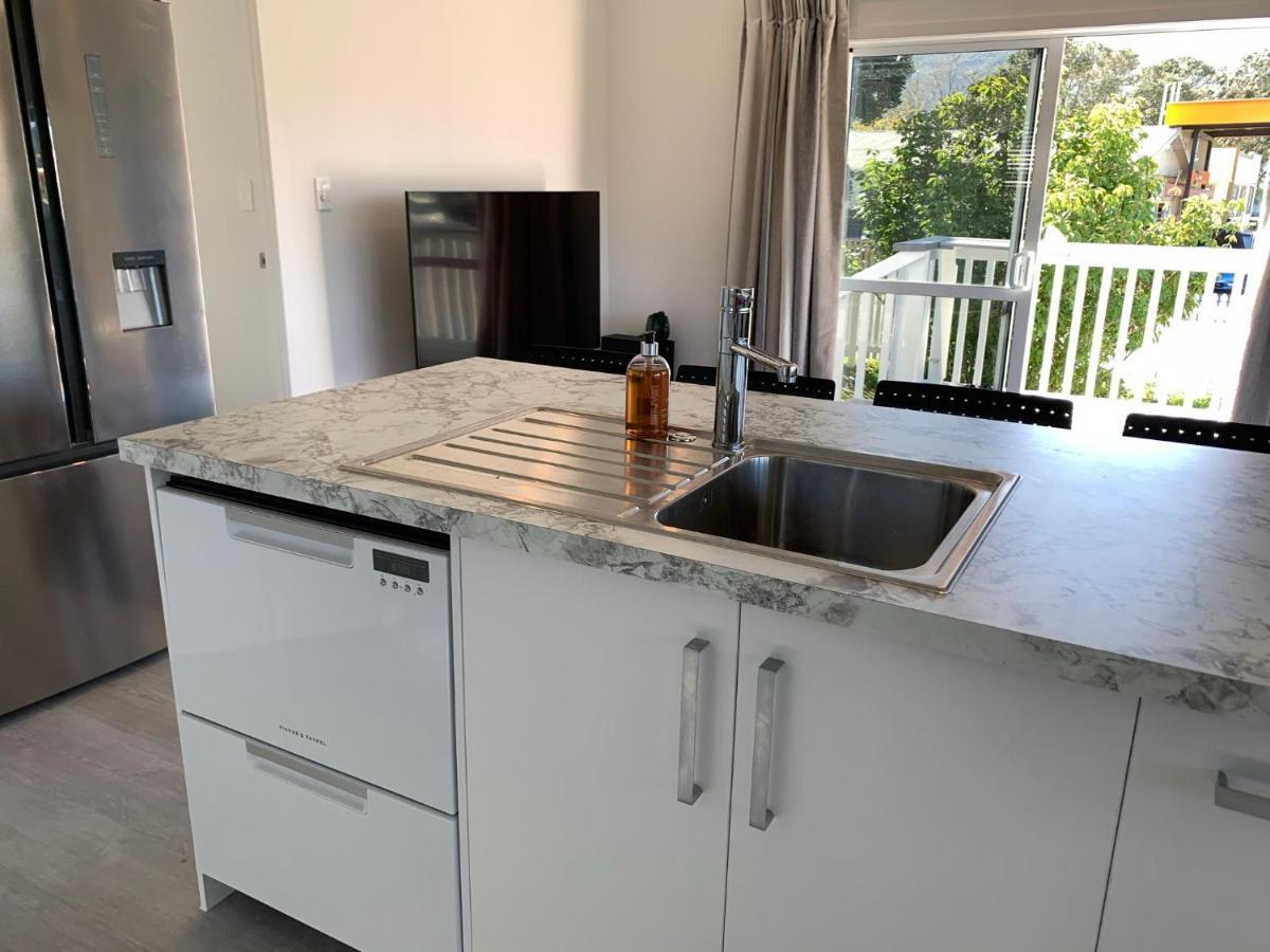 Coromandel Town Harbourside Cottage Luxury Accommodation Экстерьер фото
